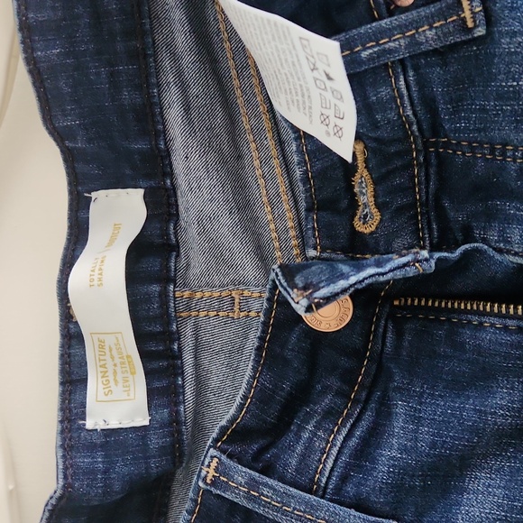 Levi Strauss Totally Shaping Bootcut Jeans - Picture 2 of 4